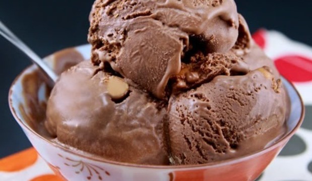 Παγωτό Baileys chocolate από τον Παναγιώτη Θεοδωρίτση και τις «Συνταγές Πάνος» !